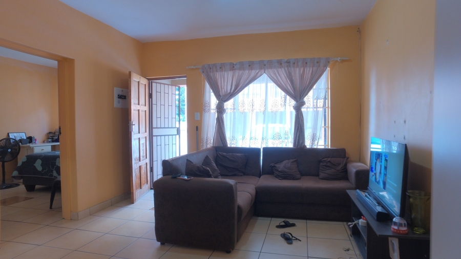 2 Bedroom Property for Sale in Rustenburg Central North West